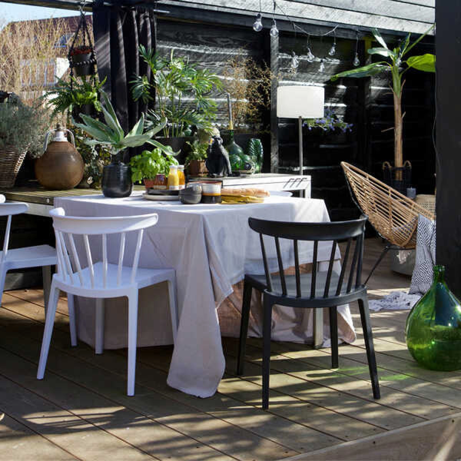 Rent a Straight chair Bliss plastic (black)? Rent at KeyPro furniture rental!