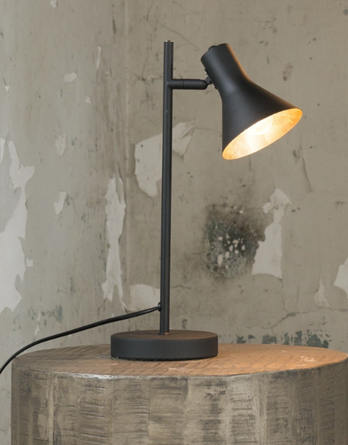 Rent your Table lamp Vico at Keypro! Rent a Table lamp Vico? Rent at KeyPro furniture rental!