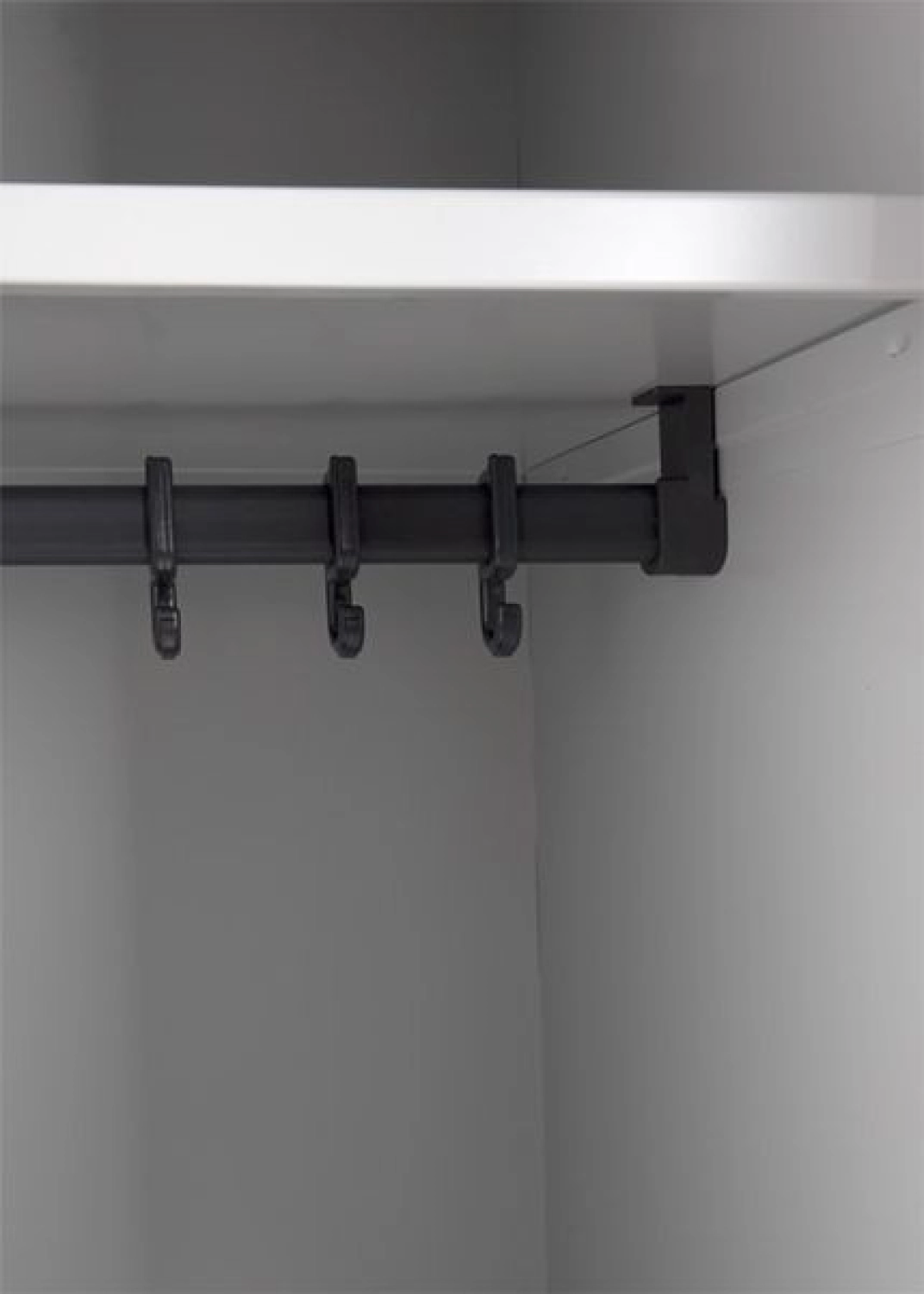 Rent a Locker cabinet  L (white)? Rent at KeyPro furniture rental!