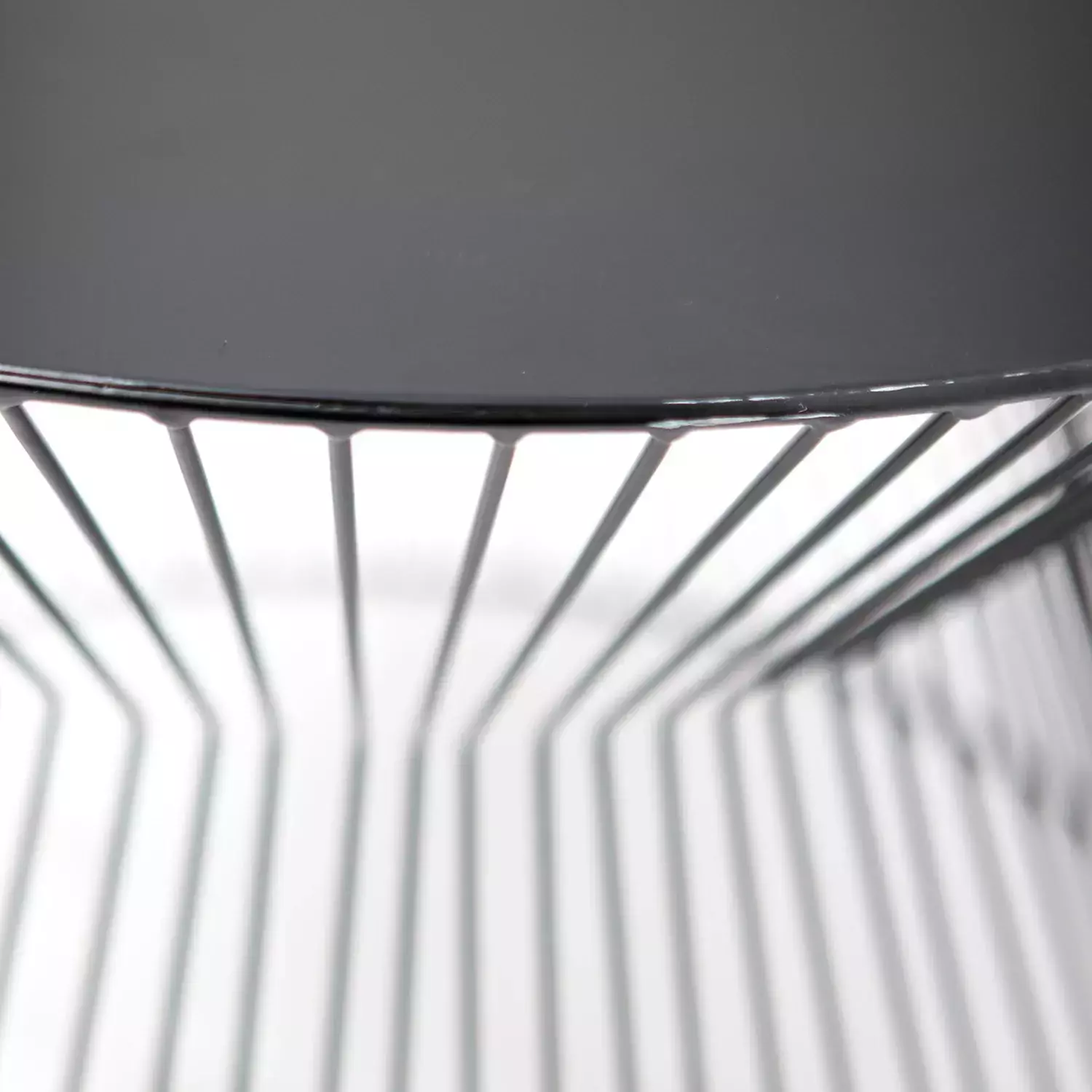 Bijzettafel Suus (zwart) huren? Huur bij KeyPro meubelhuur!