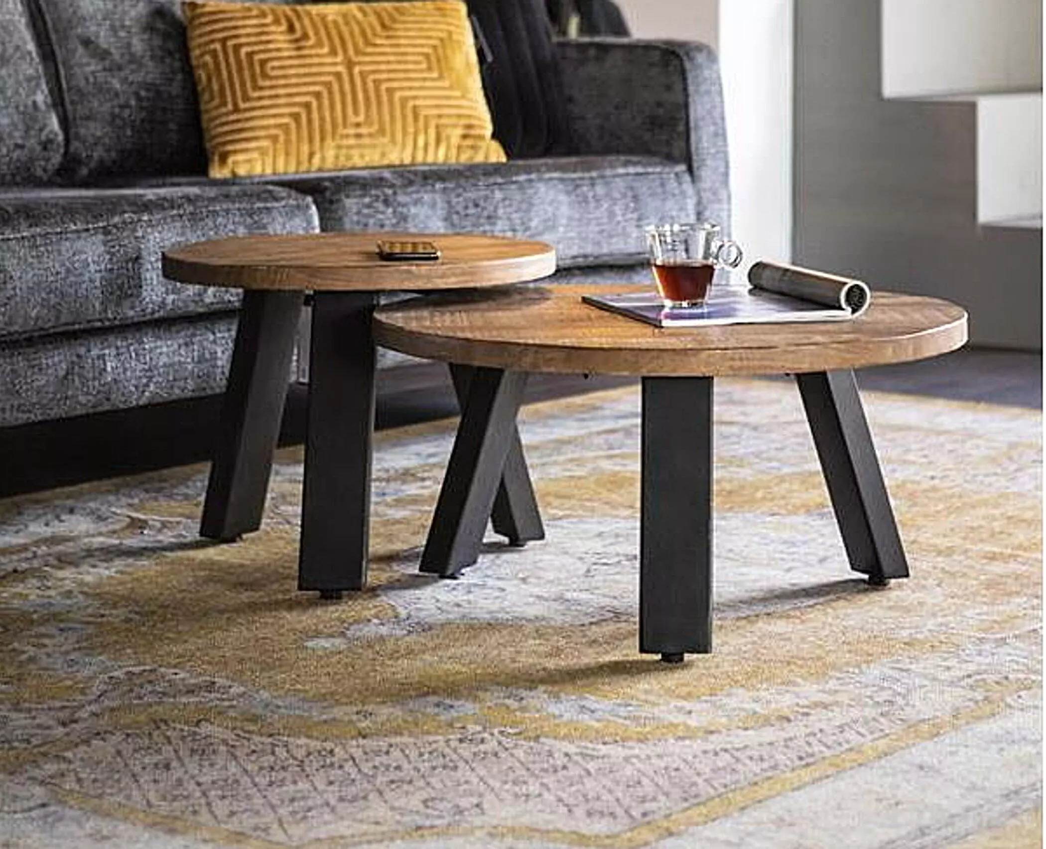 Bijzettafel Mango (zwart) huren? Huur bij KeyPro meubelhuur!